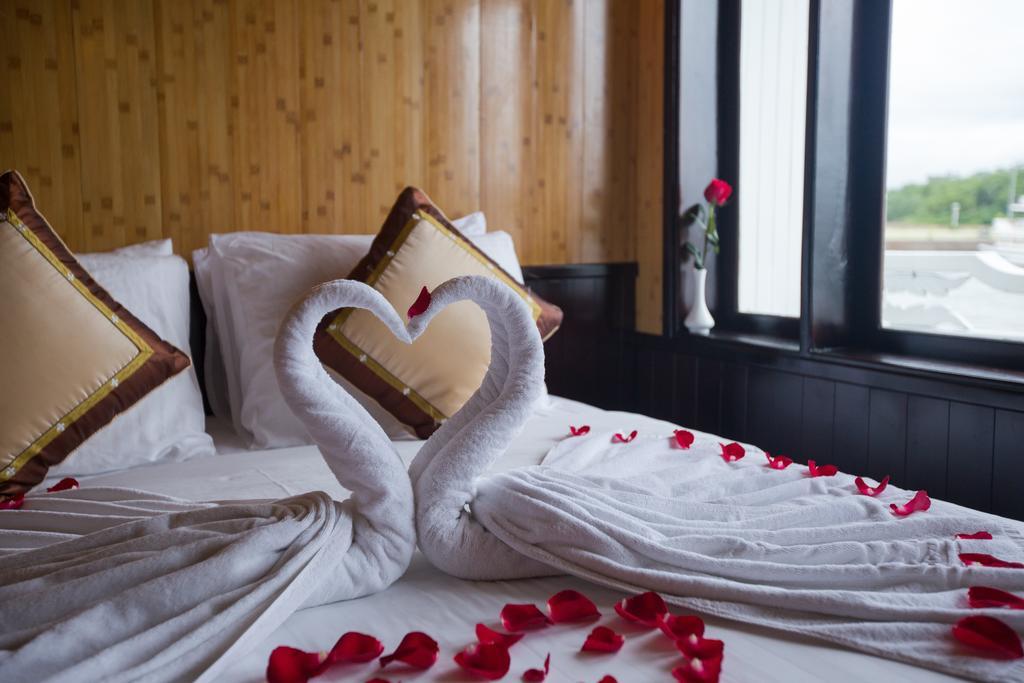ซีเรนา ครูซ Hotel ฮาลอง ภายนอก รูปภาพ